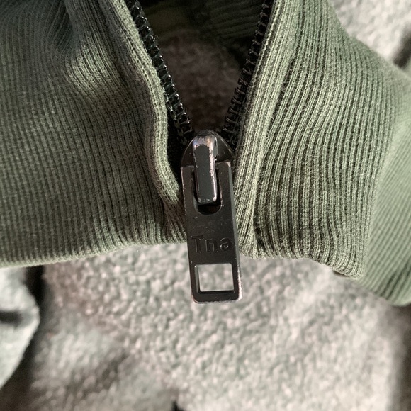 Aritzia TNA forest green boyfriend zip up hoodie - Picture 4 of 4